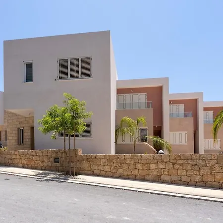 Villa Modern Poolside At Paphos Klorakas