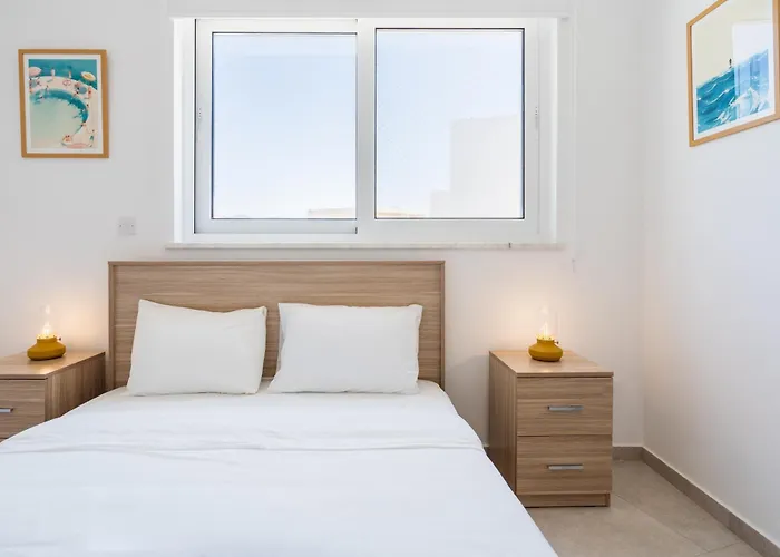 Modern Poolside At Paphos * Klorakas