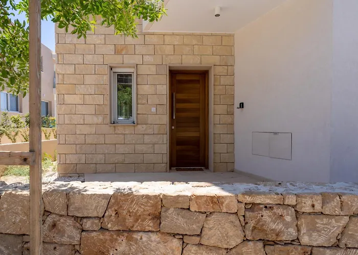 Modern Poolside At Paphos Vila Klorakas