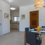 Villa Modern Poolside At Paphos Klorakas