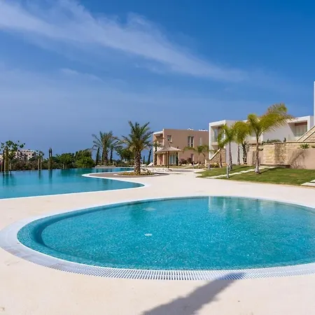 Villa Modern Poolside At Paphos Klorakas